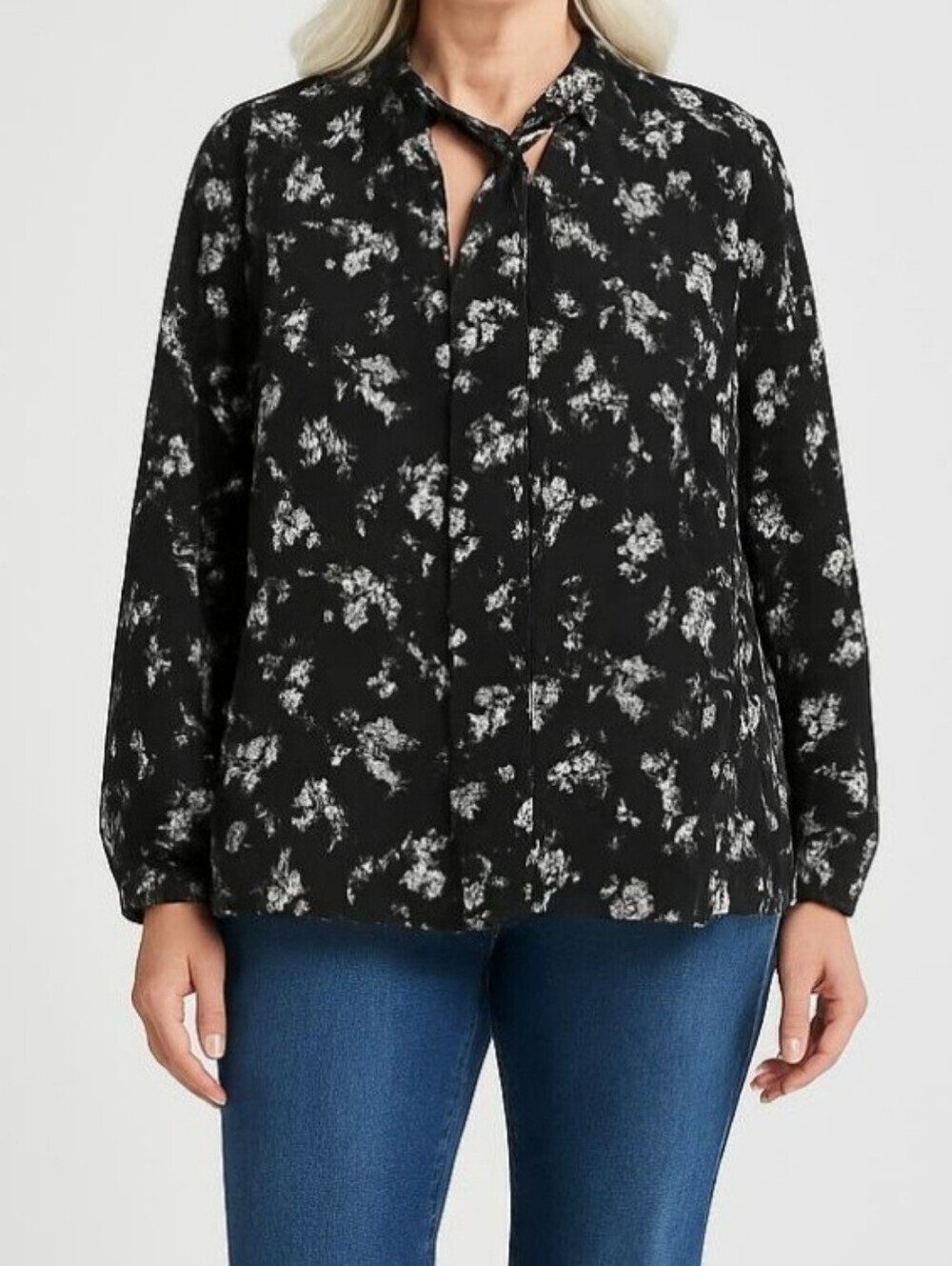 Torrid Size 0 Georgette Tie-Neck Cold Shoulder Blouse